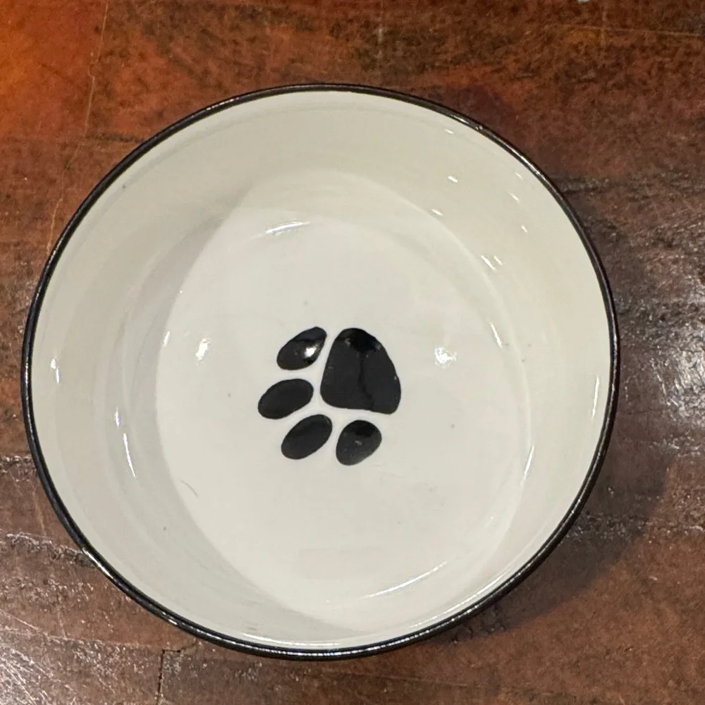 Black and White Pet Bowl with Paw Print (17)